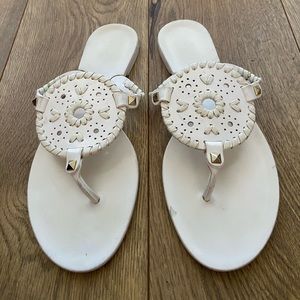 2/20 White Sandals With White Stitching
